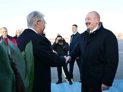 İlham Əliyev Astanada - Tokayev şəxsən qarşıladı - FOTOLAR