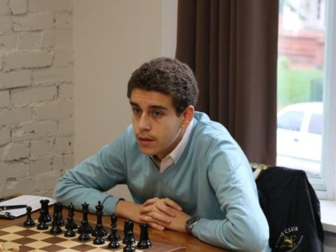 Atası bakılı olan məşhur şahmatçı vəfat etdi