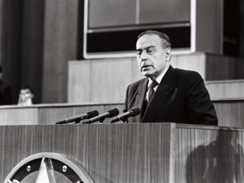 Mövqe bildirin, cənablar!