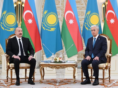 Tokayev Əliyevin ikitərəfli münasibətlərin inkişafına töhfəsindən DANIŞDI