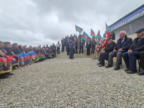 Daş Veysəlli kəndində Şəhidlər Abidə Kompleksi yaradılıb - FOTOLAR