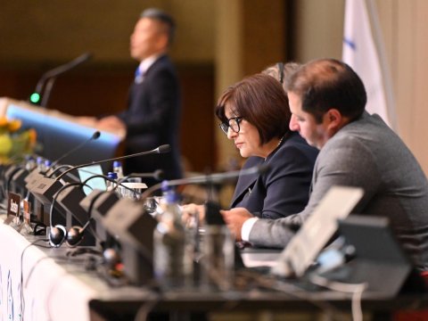 Sahibə Qafarova müzakirələrə SƏDRLİK ETDİ 