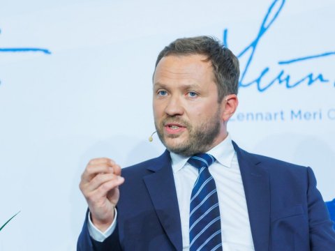 Estoniya naziri Bakıya gəldi