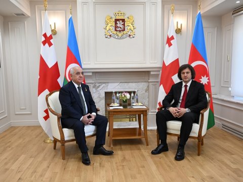 Baş nazirlərin təkbətək görüşü keçirilib - FOTOLAR