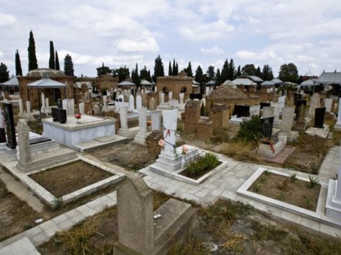 Qəbiristanlıqlar bələdiyyələrə verilsin, amma....