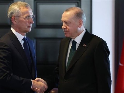 Ərdoğan məni qarğıdalı və qızardılmış şabalıda qonaq etdi - Stoltenberq