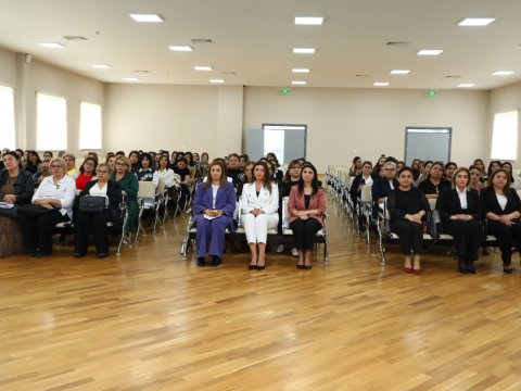 Bakıdakı bağça müdirlərini bir araya TOPLADILAR