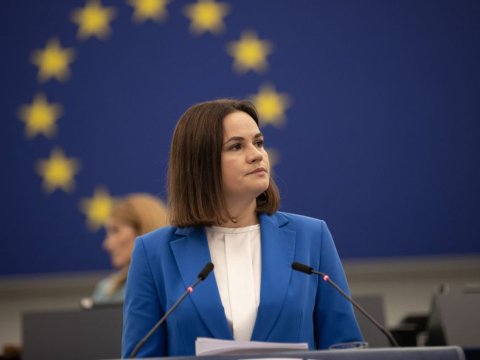 Ermənistana səfərini təxirə saldı