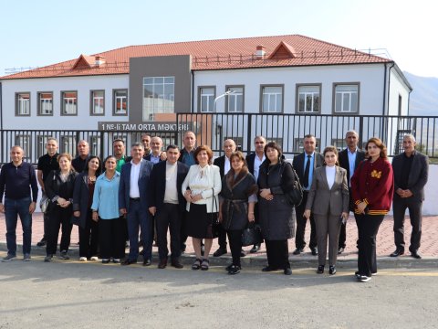 Xocalı məktəbinin məzunları uzun illər sonra bir arada - FOTO
