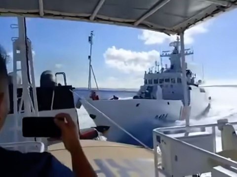 Çin sahillerinde gemiler çarpıştı - 2 kişi kayboldu