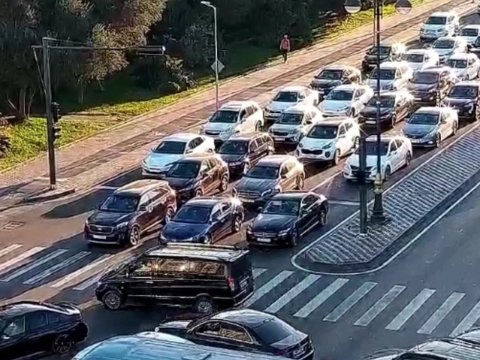 11 istiqamətdə tıxac var