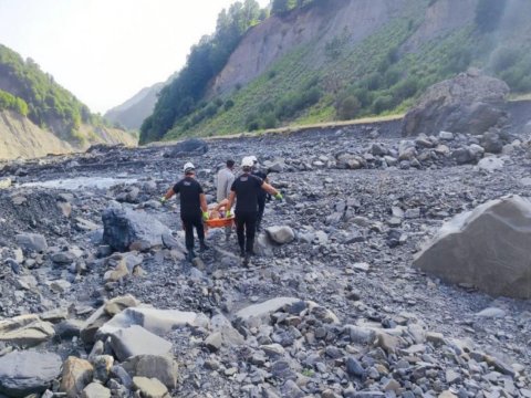 Dağlıq ərazidə köməksiz vəziyyətdə qalan şəxs xilas edildi