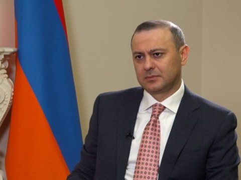 Armen Qriqoryan Moskvaya gedir