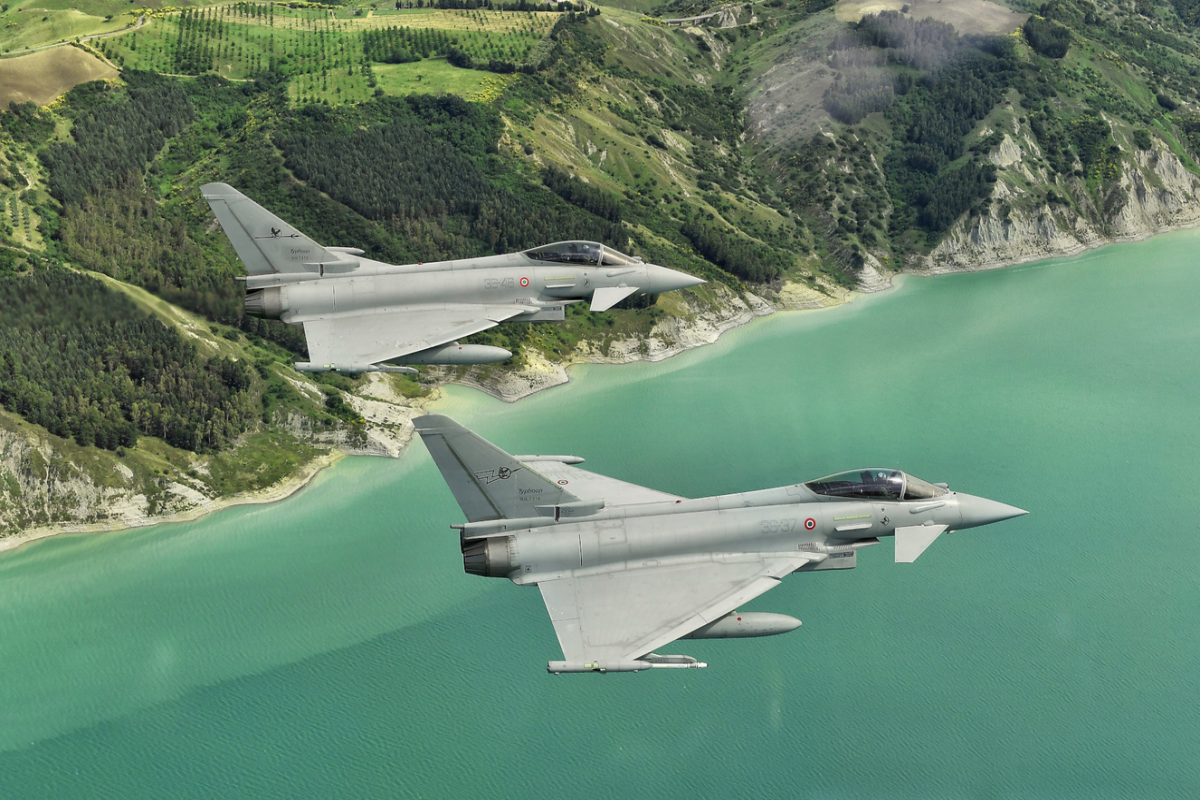 Türkiyə Britaniyadan qırıcılar alacaq