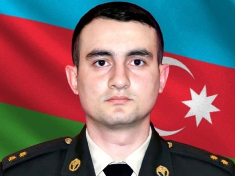 Yaralı komandirini xilas edərkən şəhid olan həkim