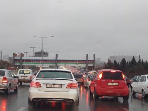 Yağışlı Bakı yolları - SİYAHI