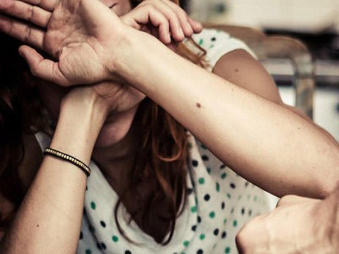 Ağstafada kafe işlədən qadın bıçaqlandı