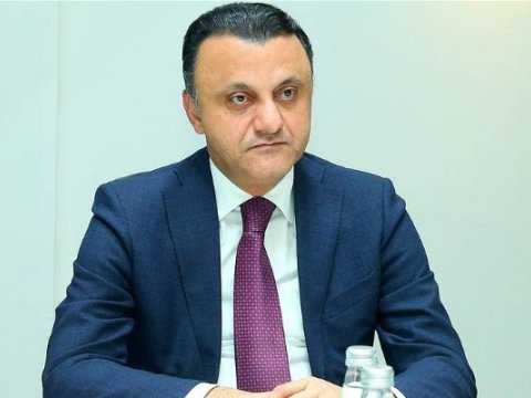 TƏBİB-in direktoru xəstəxanalardakı növbə problemindən DANIŞDI