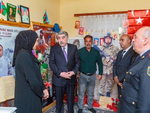 Zəfər Gününün beşinci ildönümü ərəfəsində şəhid ailələri ziyarət edilib - FOTO