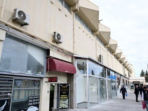 “Moskva” univermağının binasında qanunsuz təmir işləri aparılıb - FOTOLAR