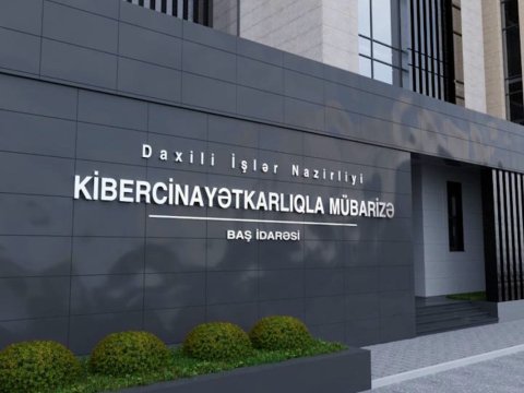 Polis zərərli kompüter proqramları satan xakeri ifşa etdi - VİDEO