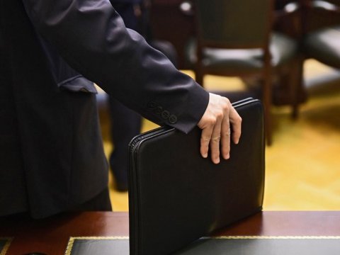 Bir nazir, bir agentlik sədri vəzifədən ÇIXARILACAQ