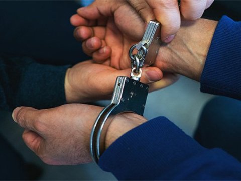 Bakıda mağazadan 30 min manatlıq dam örtükləri oğurlandı