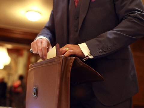 İcra hakimiyyətlərinin ləğvi gündəmə gəldi - Deputat DANIŞDI