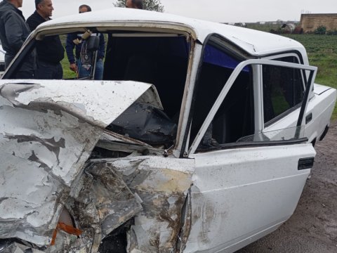 Maşın atla toqquşdu - Sürücü yaralandı