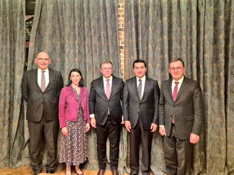 Makronun müşaviri Bakıya niyə gəlib?