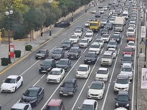 Bakının 15 əsas yolunda TIXAC var