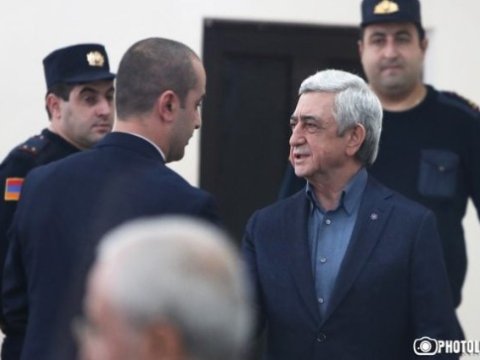 Sarkisyanın Ermənistandan çıxışına qadağa qoyuldu