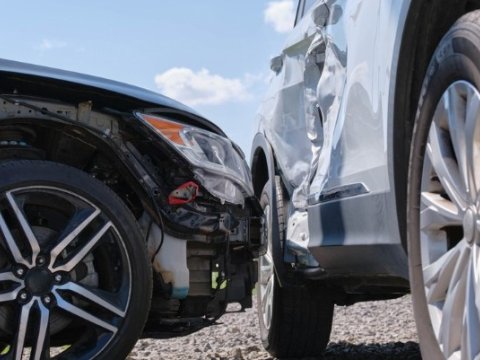 Biləsuvarda iki maşın toqquşdu - Xəsarət alanlar var