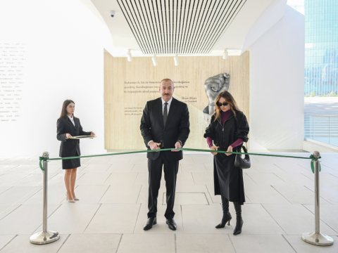 Prezident və Mehriban Əliyeva Zəfər muzeyinin açılışında - FOTOLAR