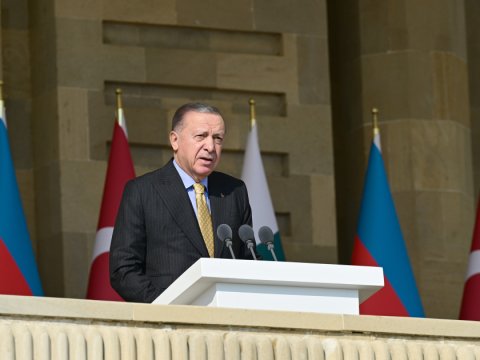 Ərdoğan paradda Məmməd Arazın şeirini səsləndirdi