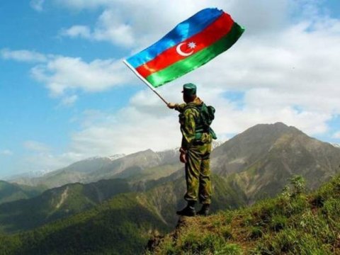 Azərbaycan bayrağı 107 yaşında!