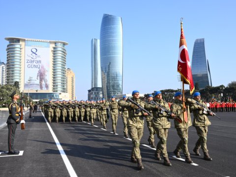 Zəfər paradı keçmişin qələbəsini gələcəyin inkişafını müəyyənləşdirir