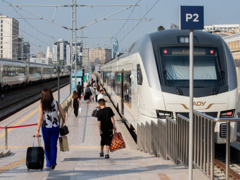 ADY qeyri-iş günlərində daşınan sərnişinlərin sayını açıqladı