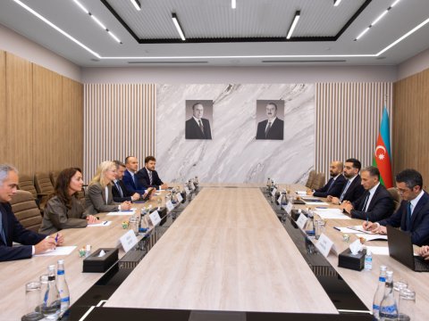 AZAL və Bakı Gəmiqayırma Zavoduna özəl investisiyaların cəlbi müzakirə edildi