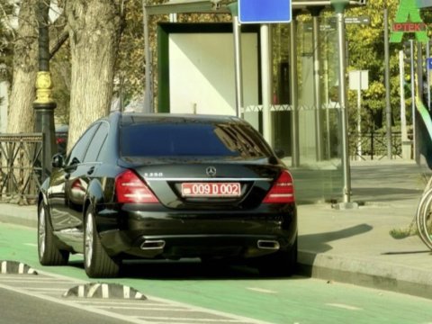 Bakıda səfirlik maşını qaydaları pozdu
