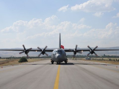 Hərbçilərin nəşi Türkiyəyə yola salındı