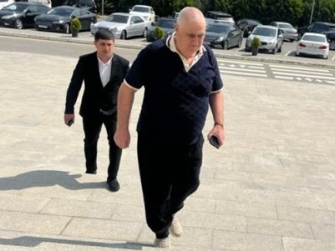 "Sizdən narazıyam, 75 yaşlı kişini yollarda əsir etmisiniz" - "Şərurlu İsfəndiyar"