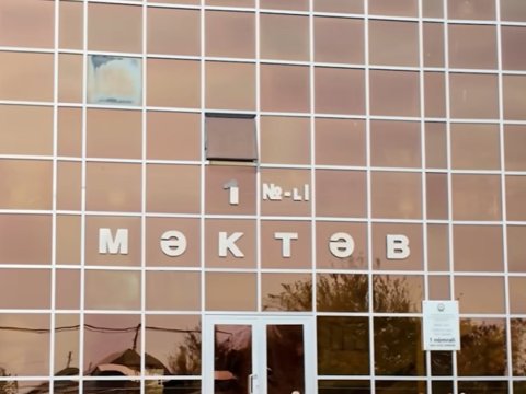 Müəllim məktəbliləri kəmərlə bağlayaraq döyüb?