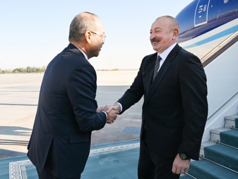 İlham Əliyev Mirziyoyevin dəvəti ilə Özbəkistana getdi