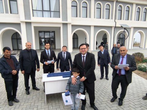 Mənzillərin açarları Xıdırlıya köçənlərə təqdim olundu