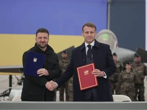 Zelenski və Makron bəyannamə imzaladılar 