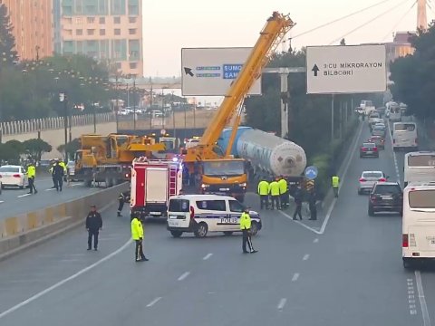Bakı-Sumqayıt yolunda qəza - Maşınların hərəkəti dayandırıldı