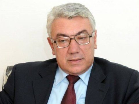 Eldar Namazov Prezident Aparatından qovulan bu tərçüməçidən bəhs edib - FOTOLAR