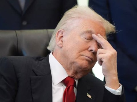 Trampın reytinqi ən aşağı səviyyəyə düşdü