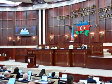 Gələn ilin büdcə zərfinin müzakirəsi davam edir